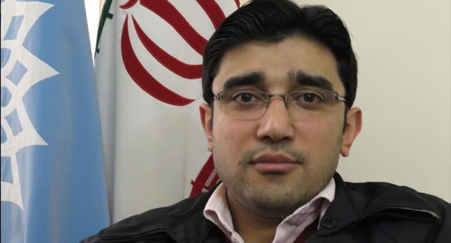 جایزه اول جشنواره ملی کاریکاتور «زندگی، کرونا، امید» در دستان حامد مرتضوی