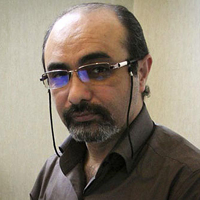 آزاد: فاصله اثر هنری هنرمند از مردم مهمترین ضربه به جریان هنر انقلاب است.