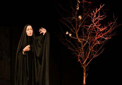 «سرهنگ، مسلسل، جاده» به روی صحنه رفت
