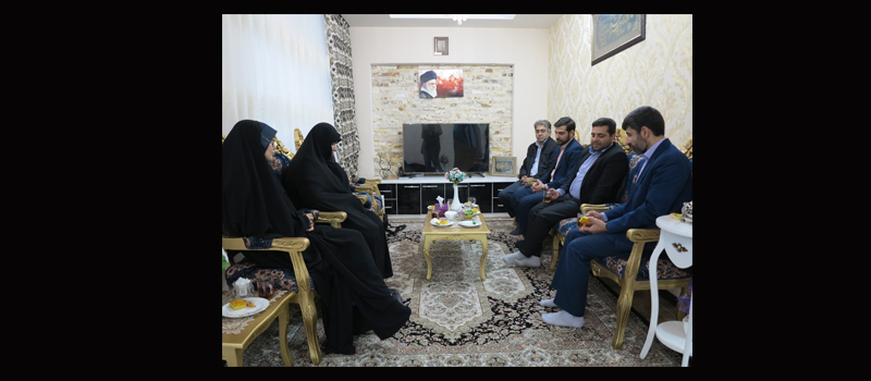 هنرمندان واقعی شهدا هستند