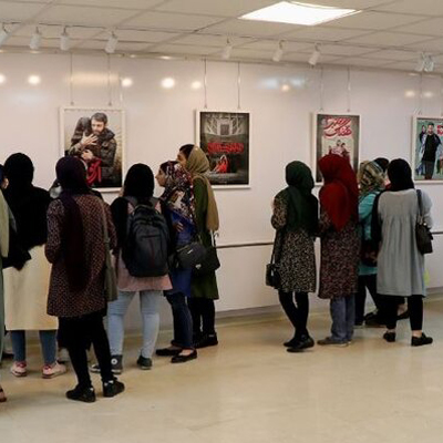 گشایش نمایشگاه پوسترهای سینمایی در نگارخانه مهرِ قزوین
