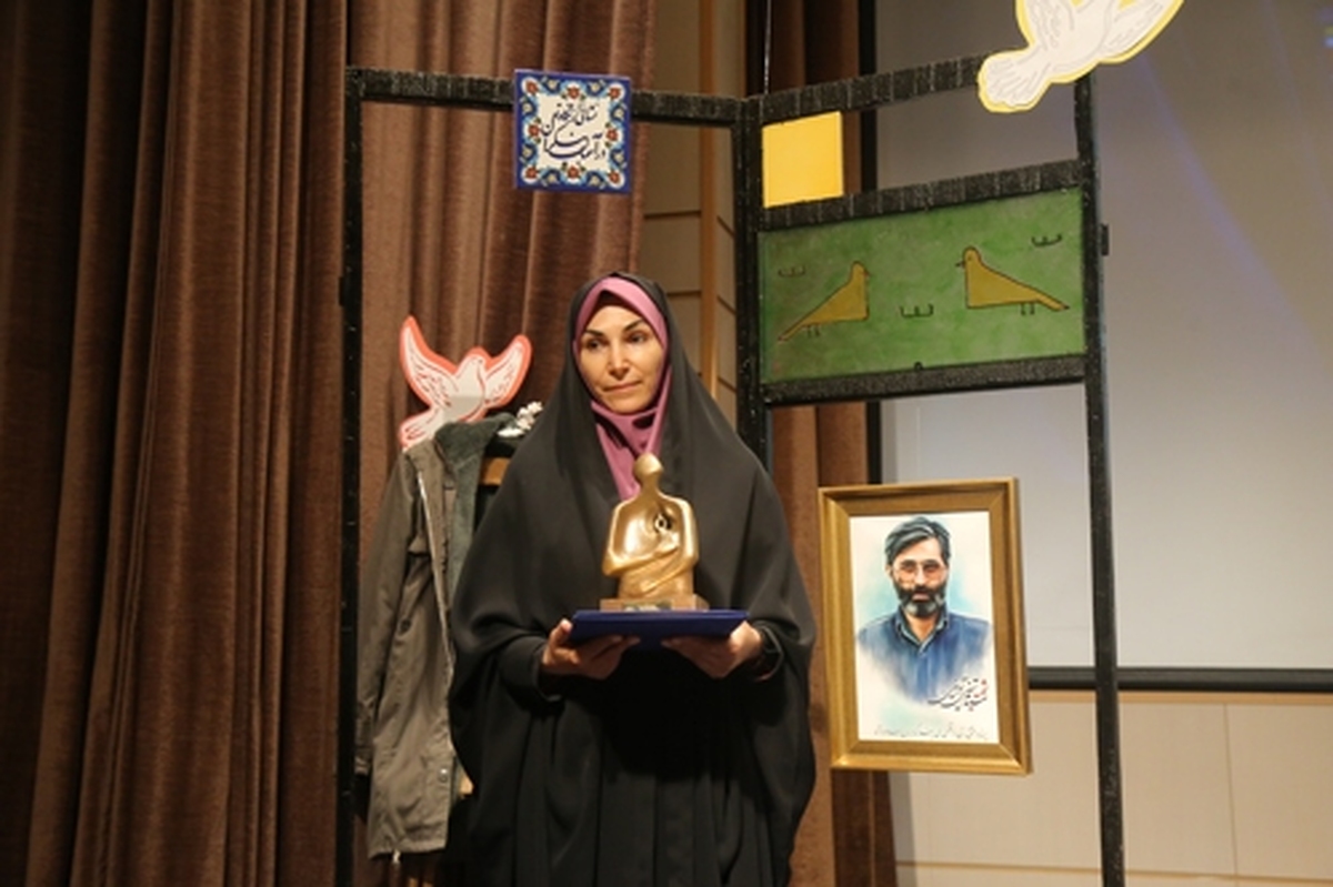 چهره‌های برتر و ماندگار هنر انقلاب اسلامی در استان خراسان شمالی معرفی و تجلیل شدند