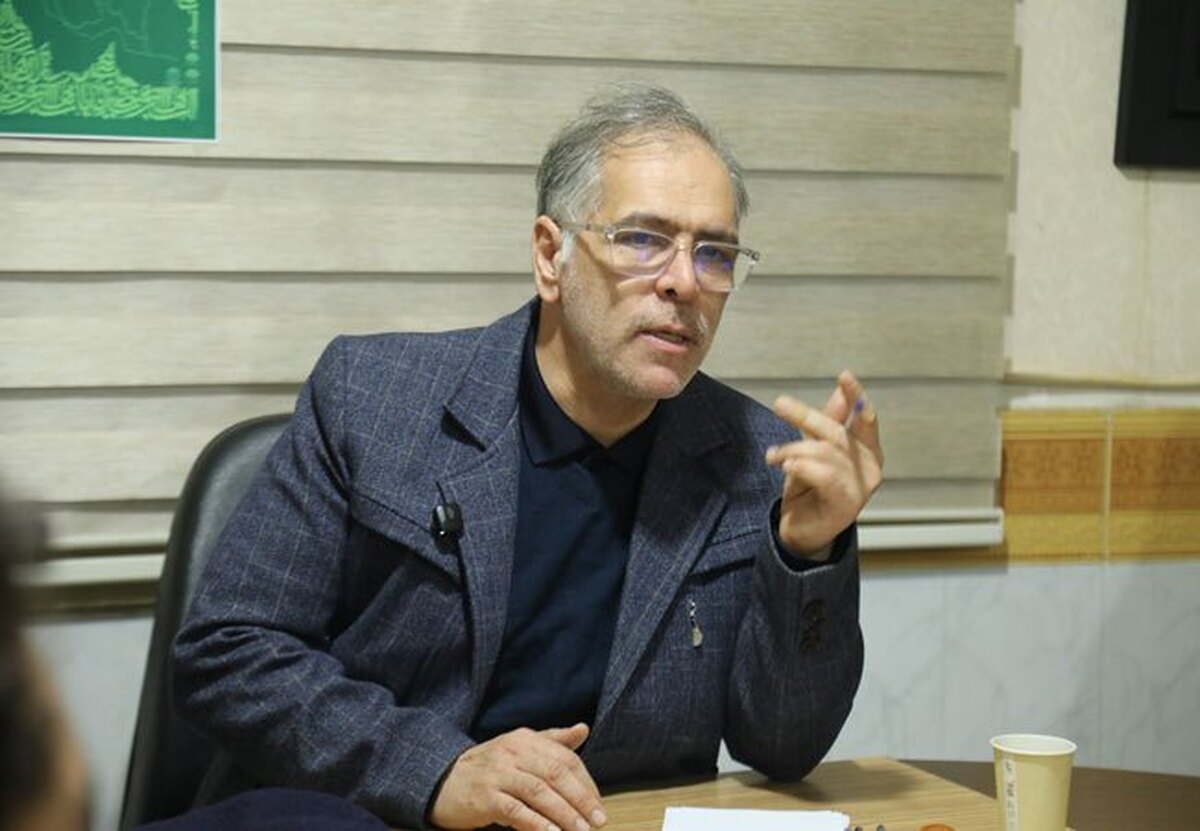 شعر نوجوانان امروز آموزش‌دیده و شنیدنی است