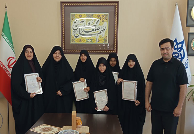 تجلیل از عوامل نمایش «به کدامین گناه» در حوزه هنری خراسان شمالی